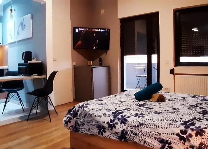 Apartment Ambiance And Vew In Center