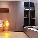 Ambiance And Vew In Center * بوخارست